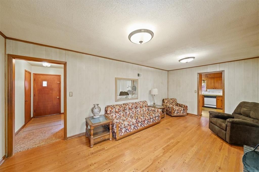 4942 North Flora Avenue Kansas City, MO 64118 - Photo 14 of 31