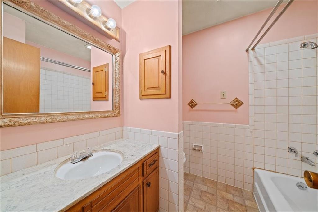 4942 North Flora Avenue Kansas City, MO 64118 - Photo 15 of 31