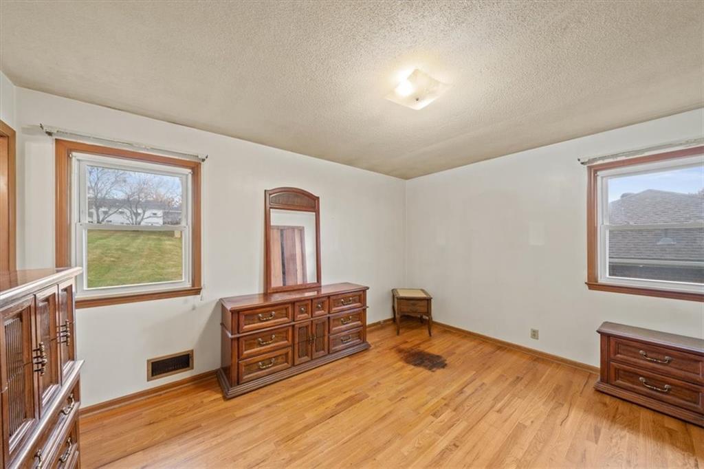 4942 North Flora Avenue Kansas City, MO 64118 - Photo 16 of 31