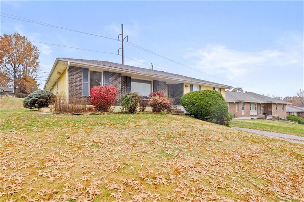 4942 North Flora Avenue Kansas City, MO 64118 - Photo 3 of 31