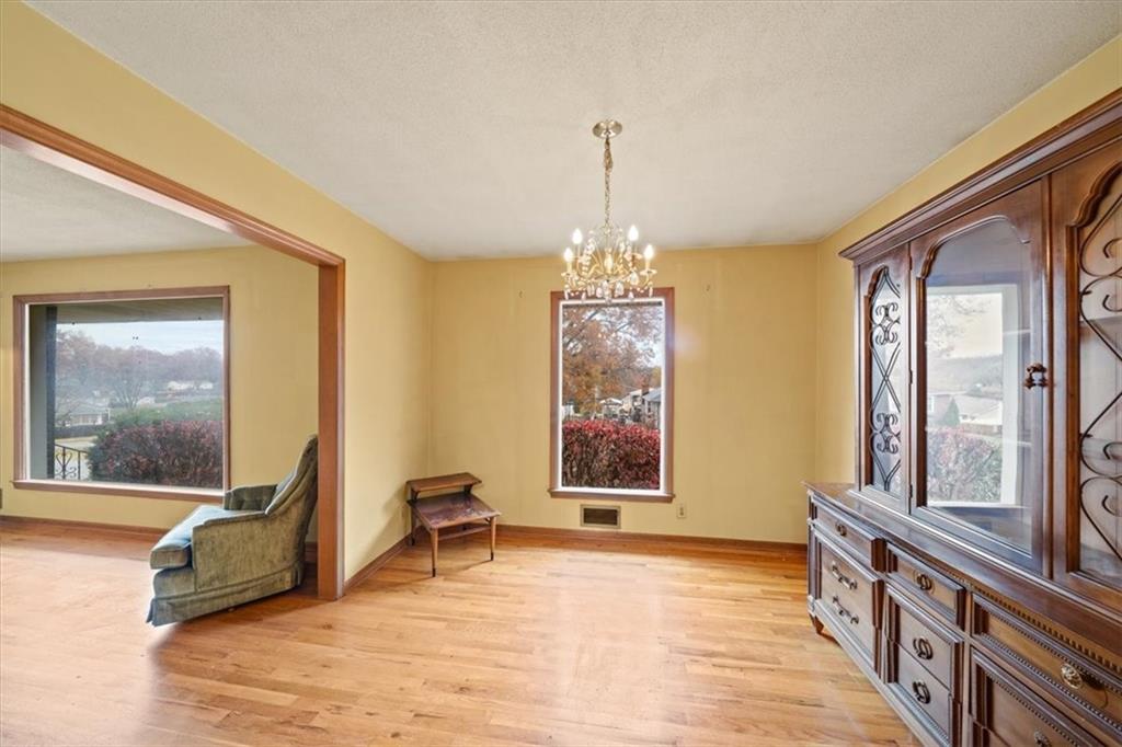 4942 North Flora Avenue Kansas City, MO 64118 - Photo 7 of 31