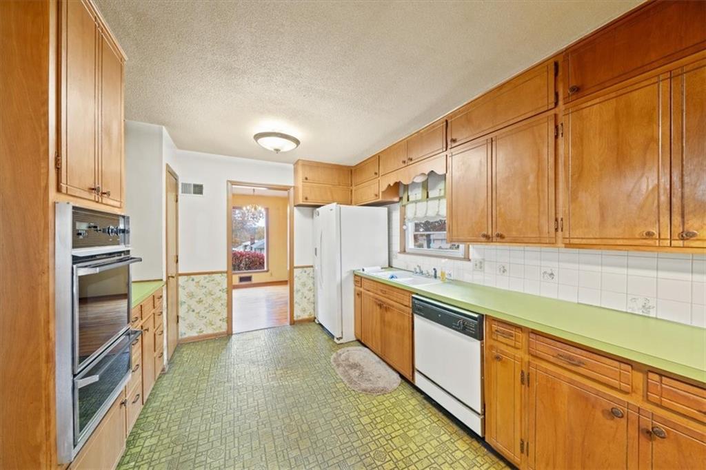 4942 North Flora Avenue Kansas City, MO 64118 - Photo 10 of 31