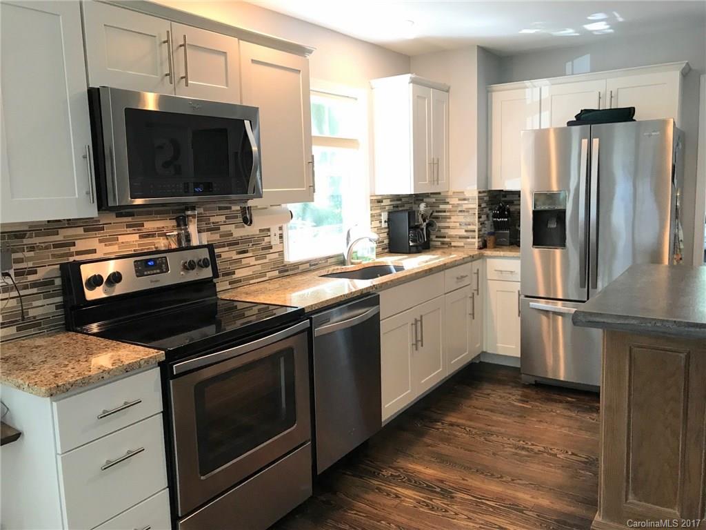 428 Village Road Fairview, NC 28730 - Photo 5 of 16 Gallery Image 5