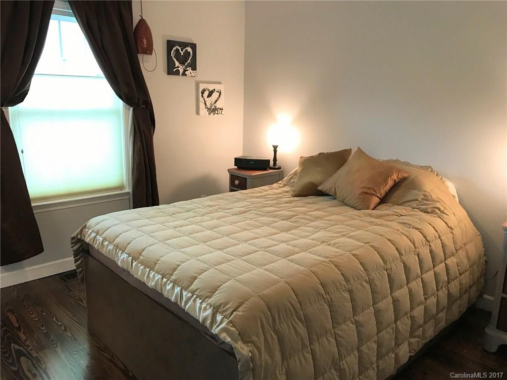 428 Village Road Fairview, NC 28730 - Photo 6 of 16 Gallery Image 6
