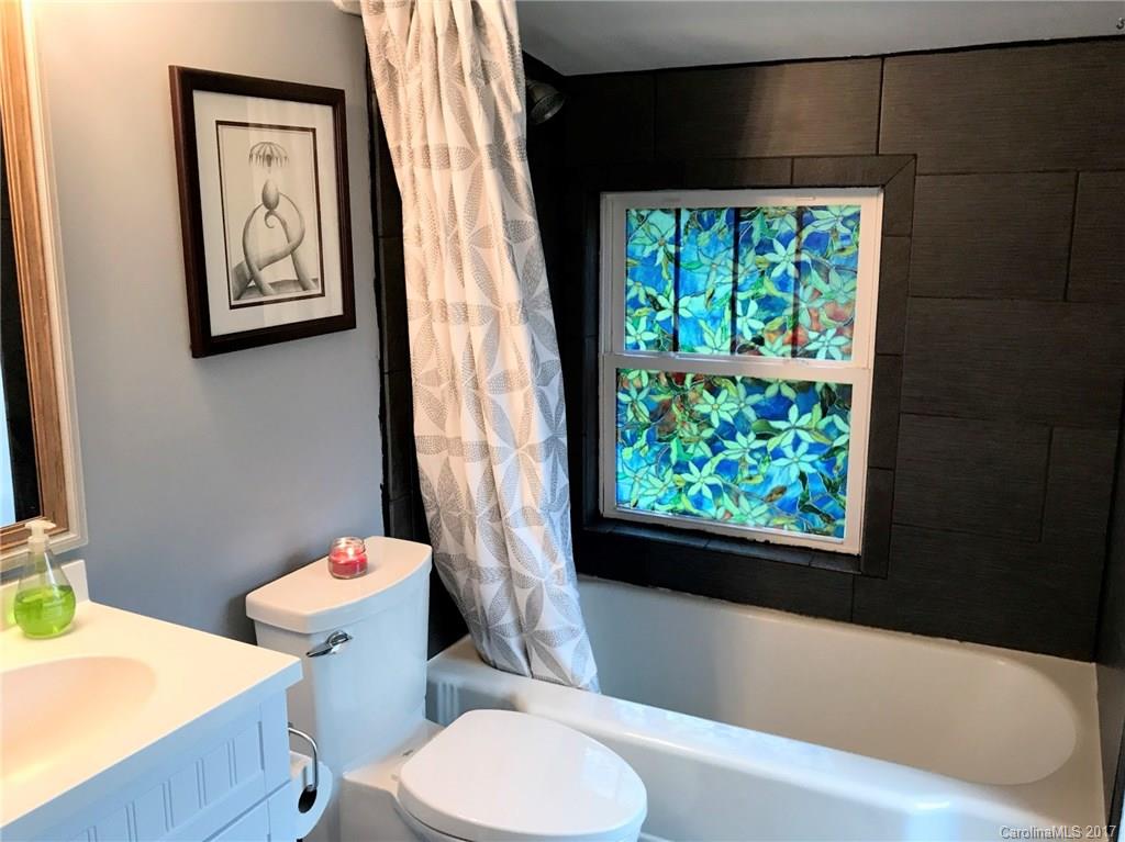 428 Village Road Fairview, NC 28730 - Photo 7 of 16 Gallery Image 7