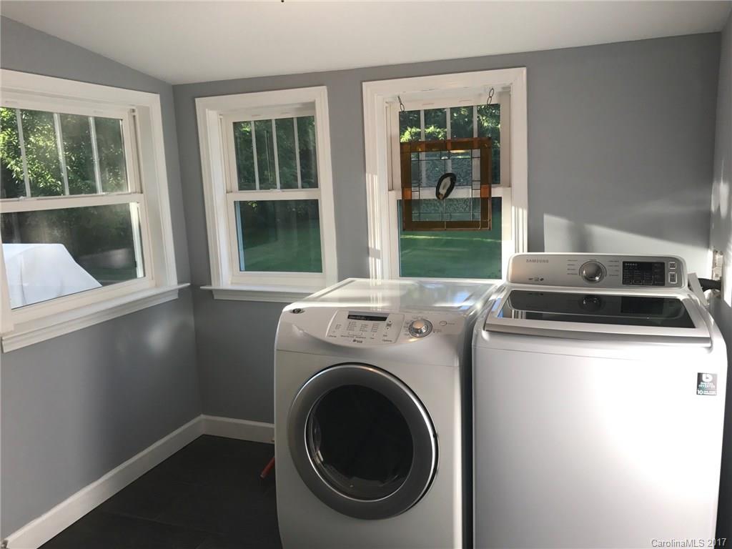 428 Village Road Fairview, NC 28730 - Photo 10 of 16 Gallery Image 10