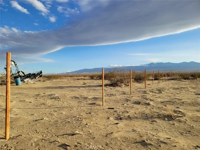 $19,998 | 0 190 St & Avenue, Llano, CA 93544