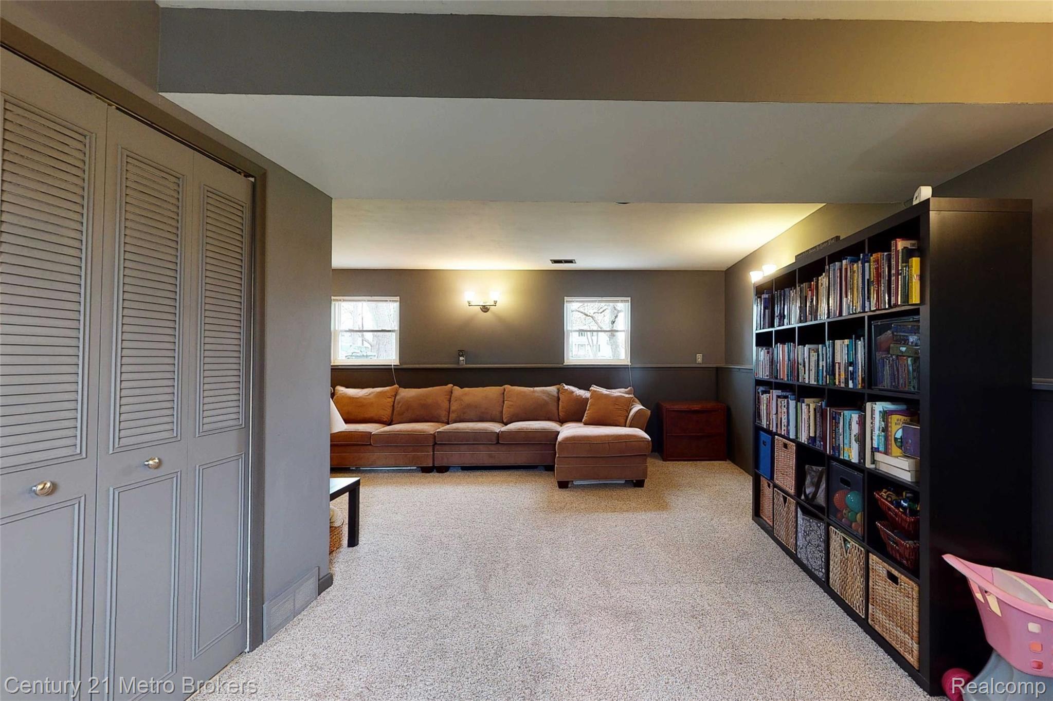 8384 Fenton Road Grand Blanc, MI 48439 - Photo 22 of 48 8384-Fenton-Rd-31 Family Room.jpg