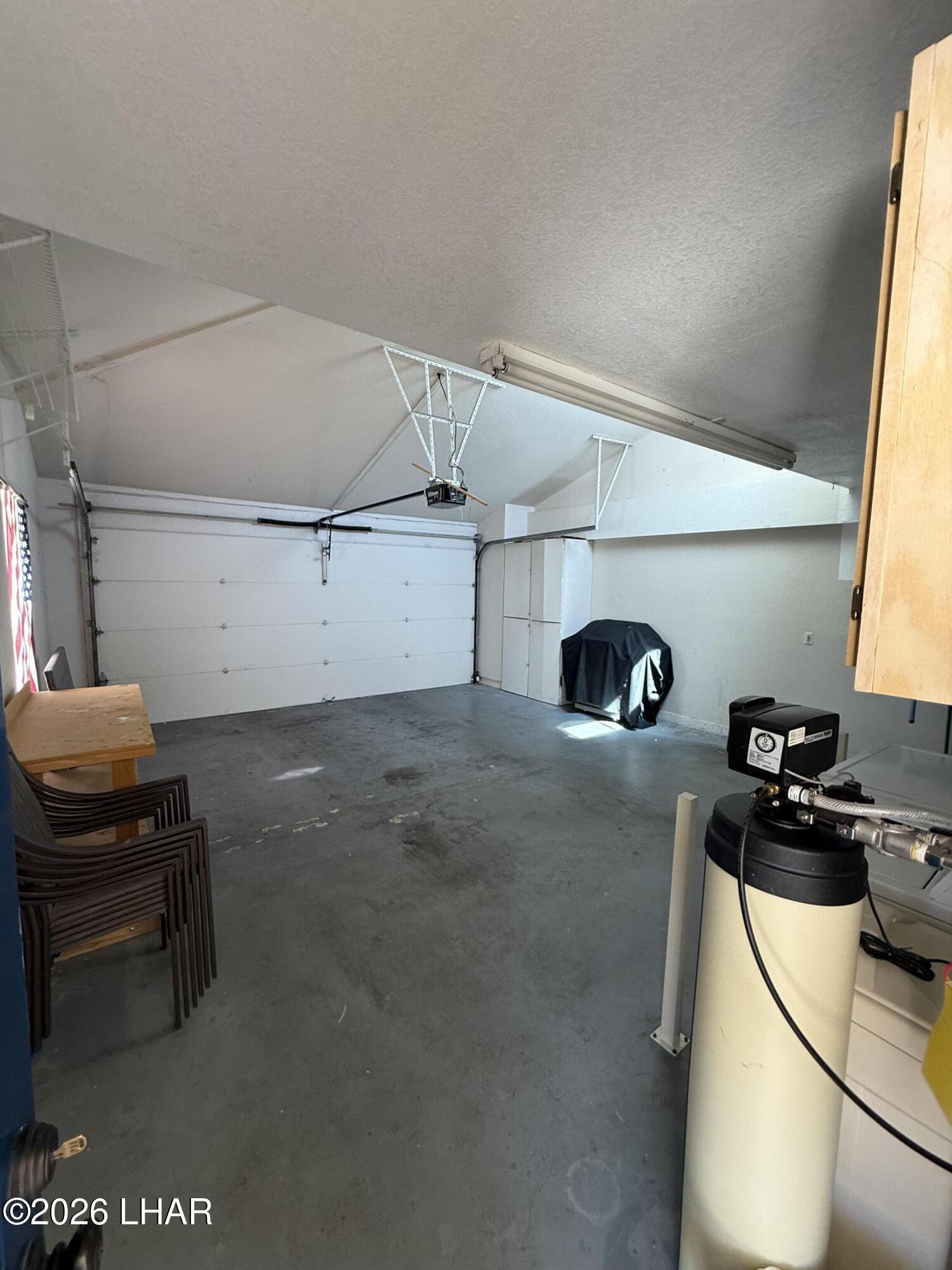 375 London Bridge Road, Unit 35 Lake Havasu City, AZ 86403 - Photo 41 of 43 GARAGE