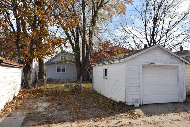 $250,000 | 2327 South 72nd Street, West Allis, WI 53219