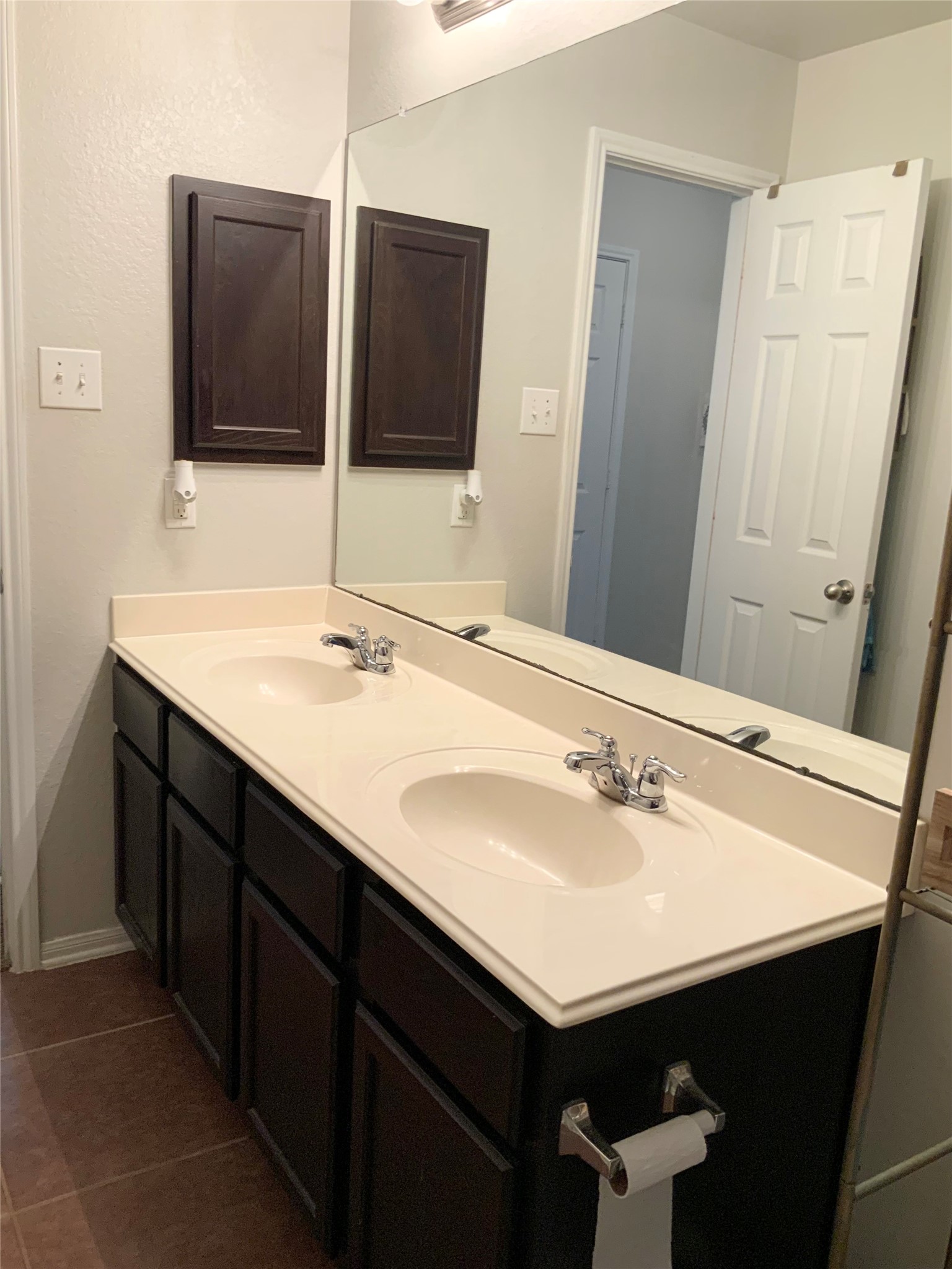 5446 Peppermint Lane Baytown, TX 77521 - Photo 47 of 49 Full bathroom double sinks