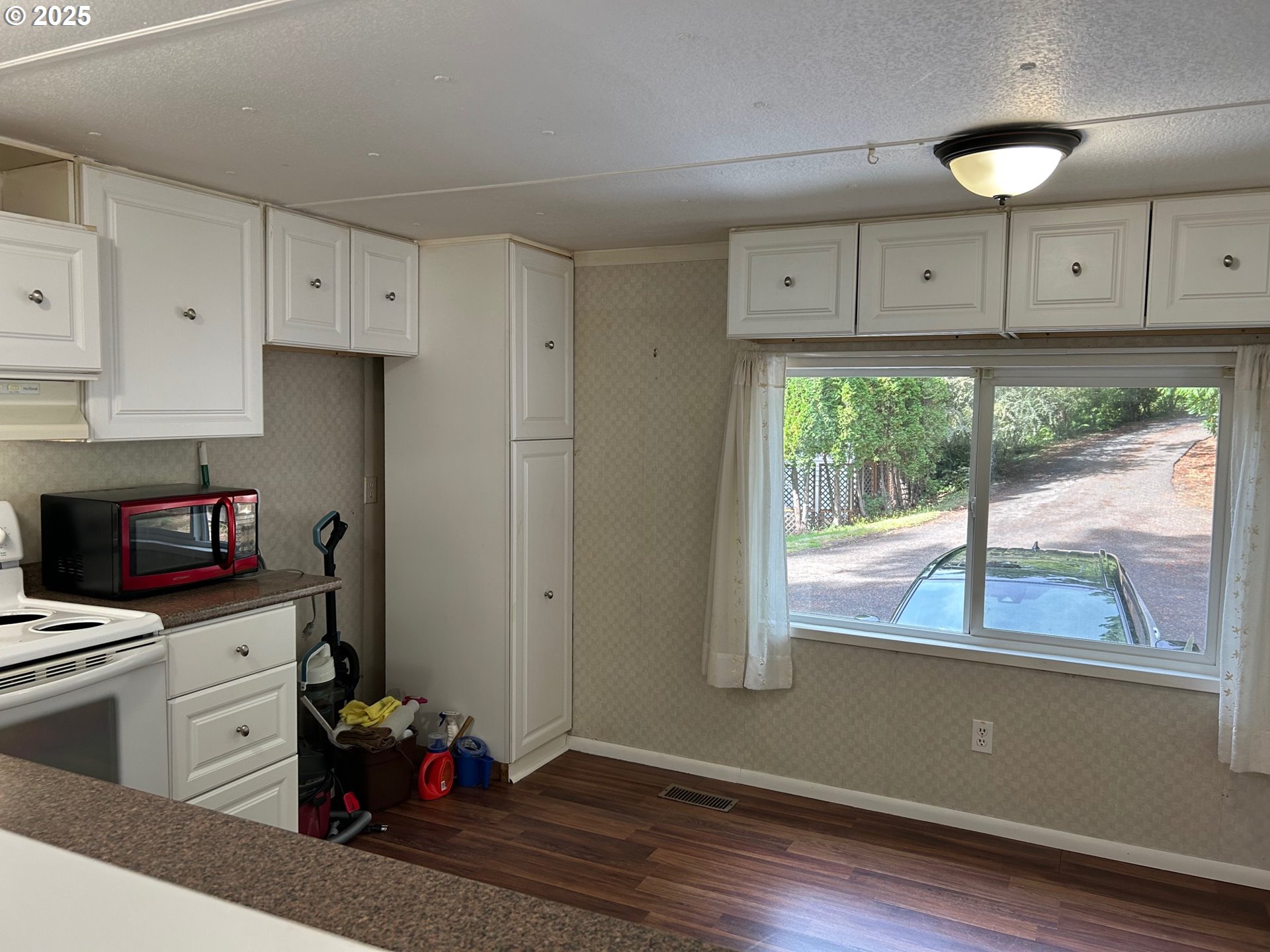 89510 Highway 101, Unit 26 Florence, OR 97439 - Photo 5 of 17