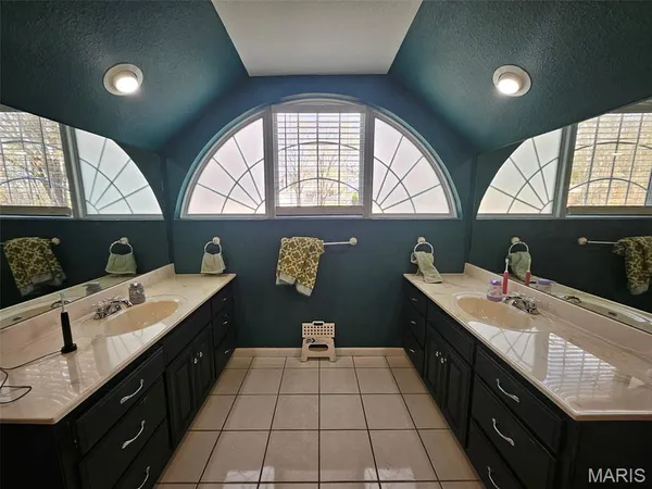 $439,000 | 20381 Heritage Road, St. Robert, MO 65584