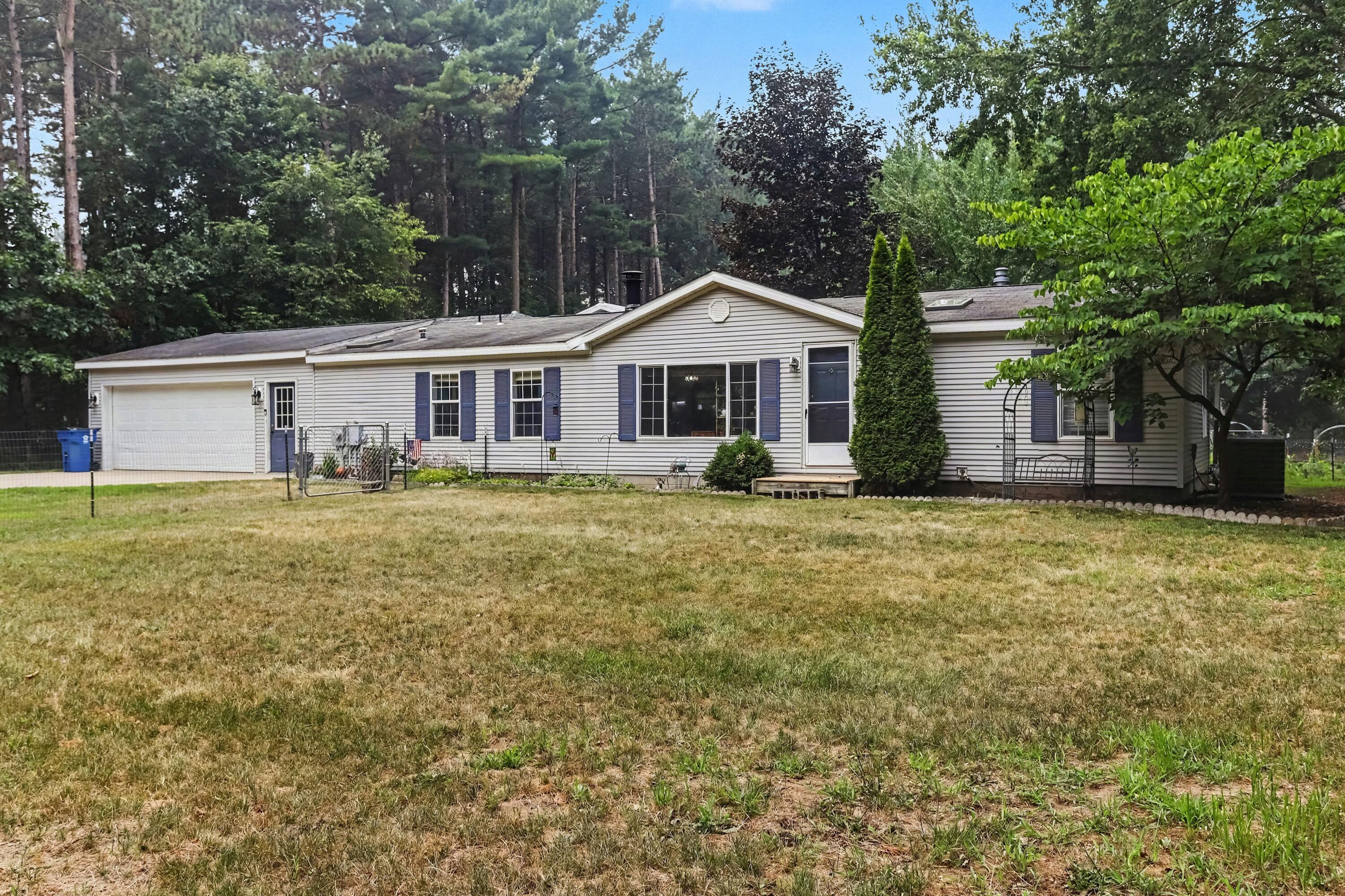 6690 Dennison Road Plainwell, MI 49080 - Photo 1 of 26 004_file_9315