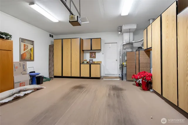 a view of livingroom with furniture