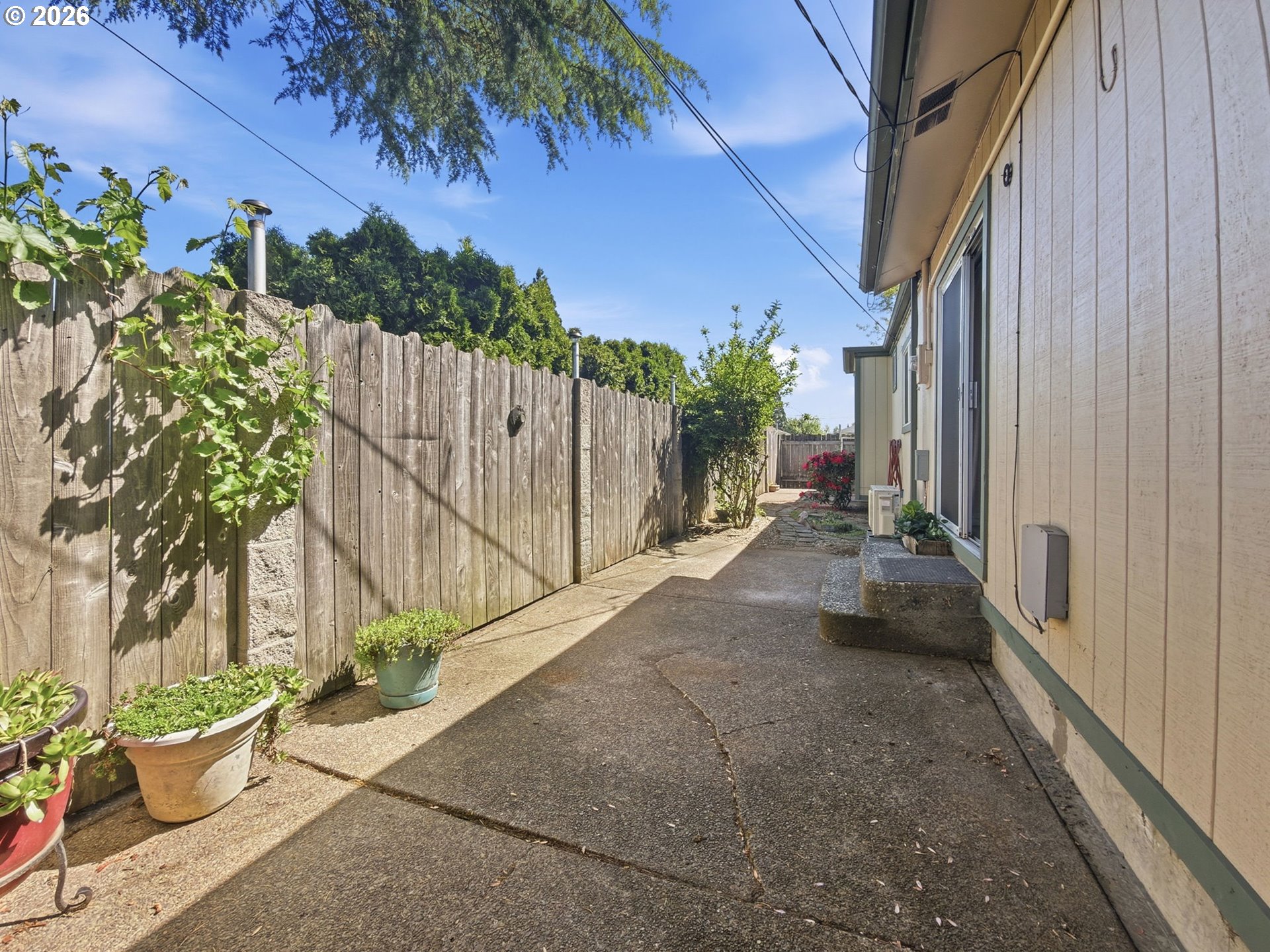 719 18th Street Springfield, OR 97477 - Photo 17 of 23