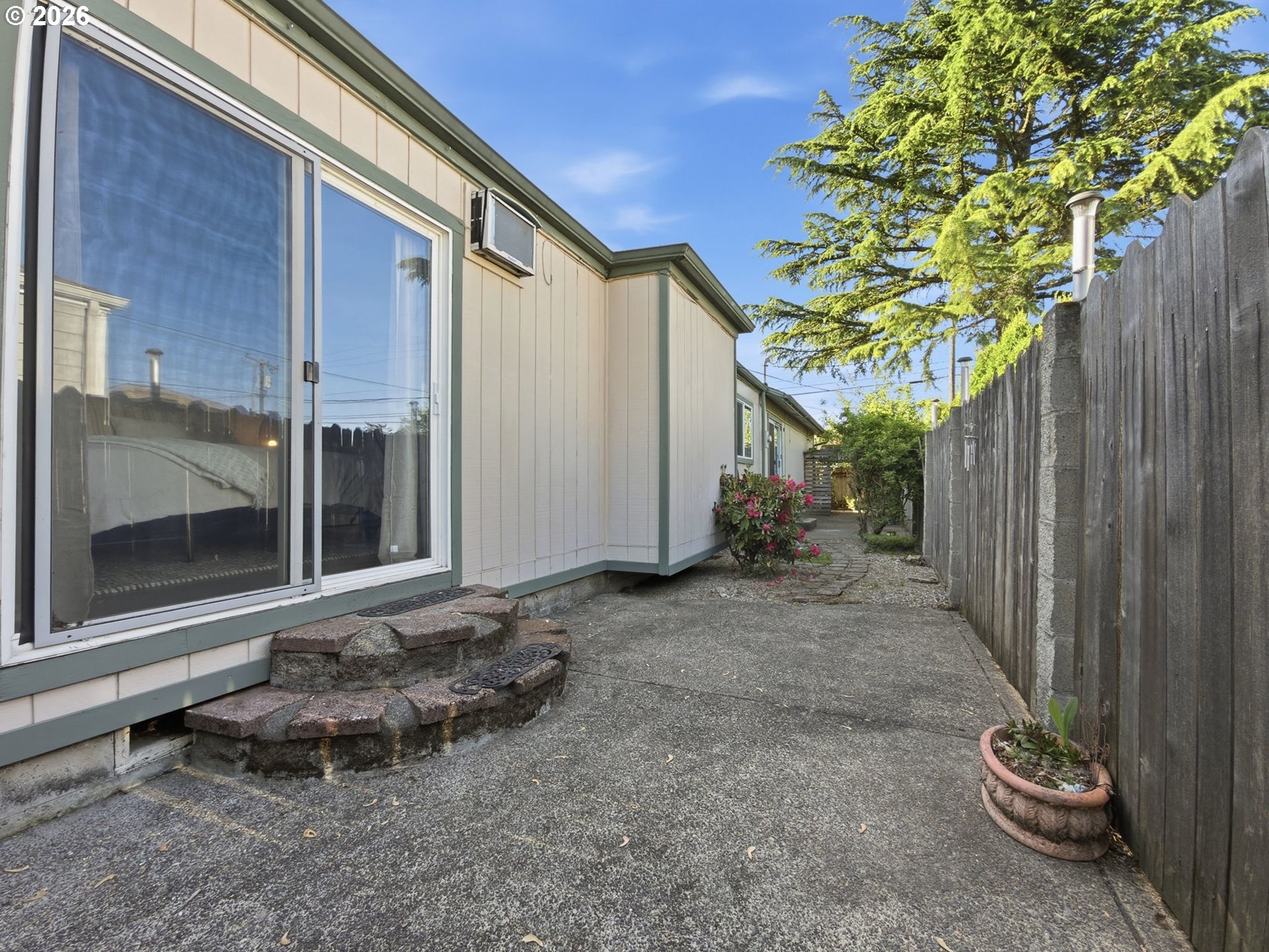 719 18th Street Springfield, OR 97477 - Photo 18 of 23