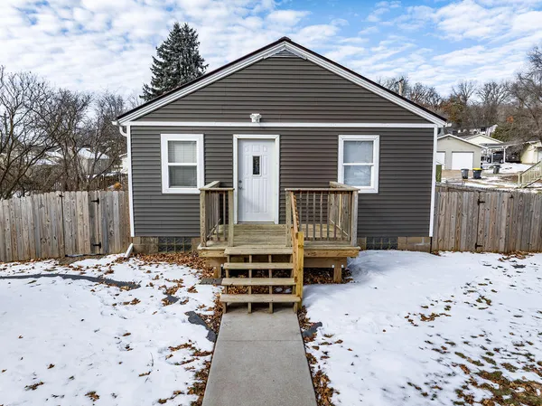 412 Long Coulee Road, Holmen, WI 54636