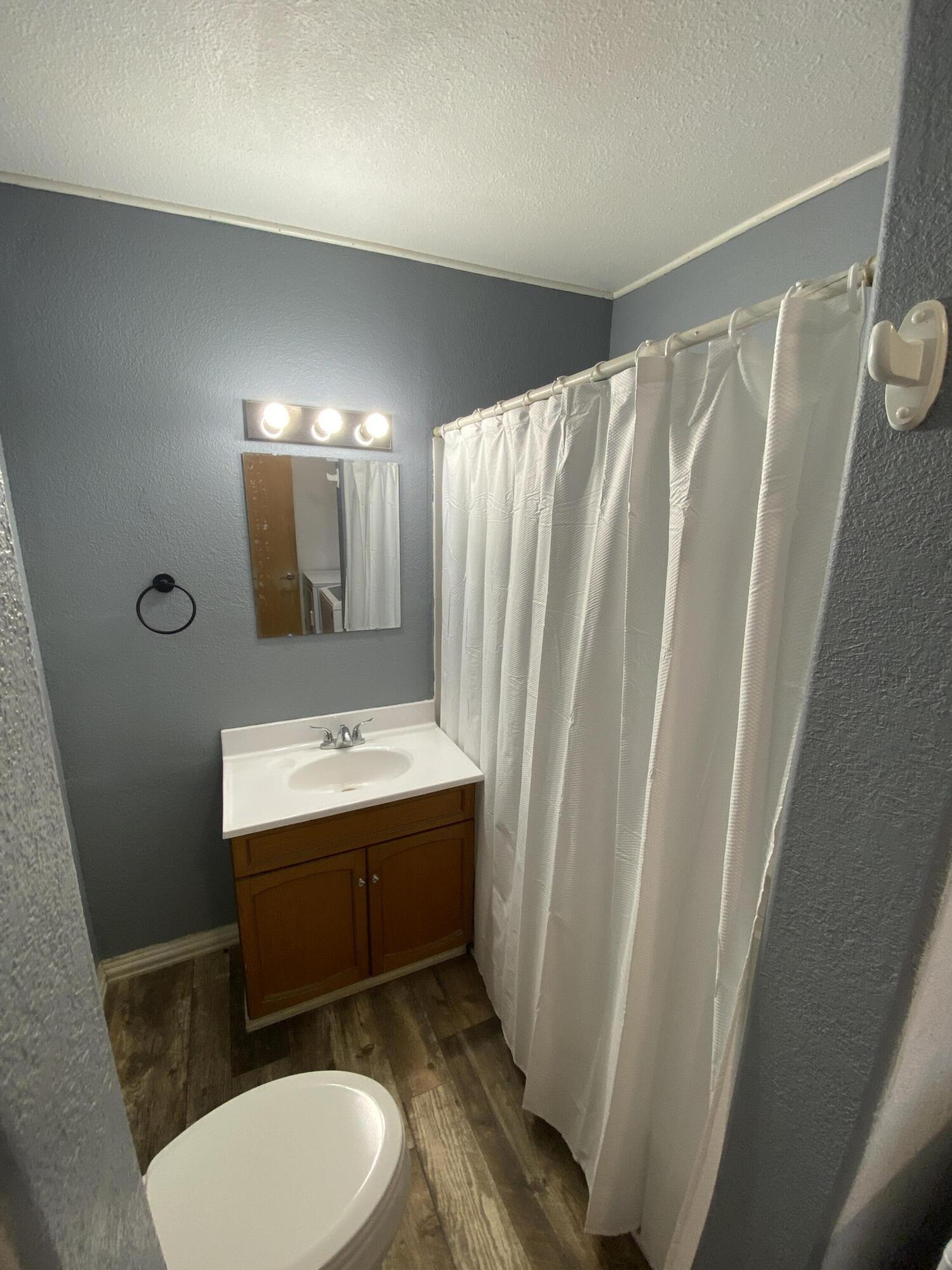 412 Long Coulee Road Holmen, WI 54636 - Photo 18 of 34 Bathroom