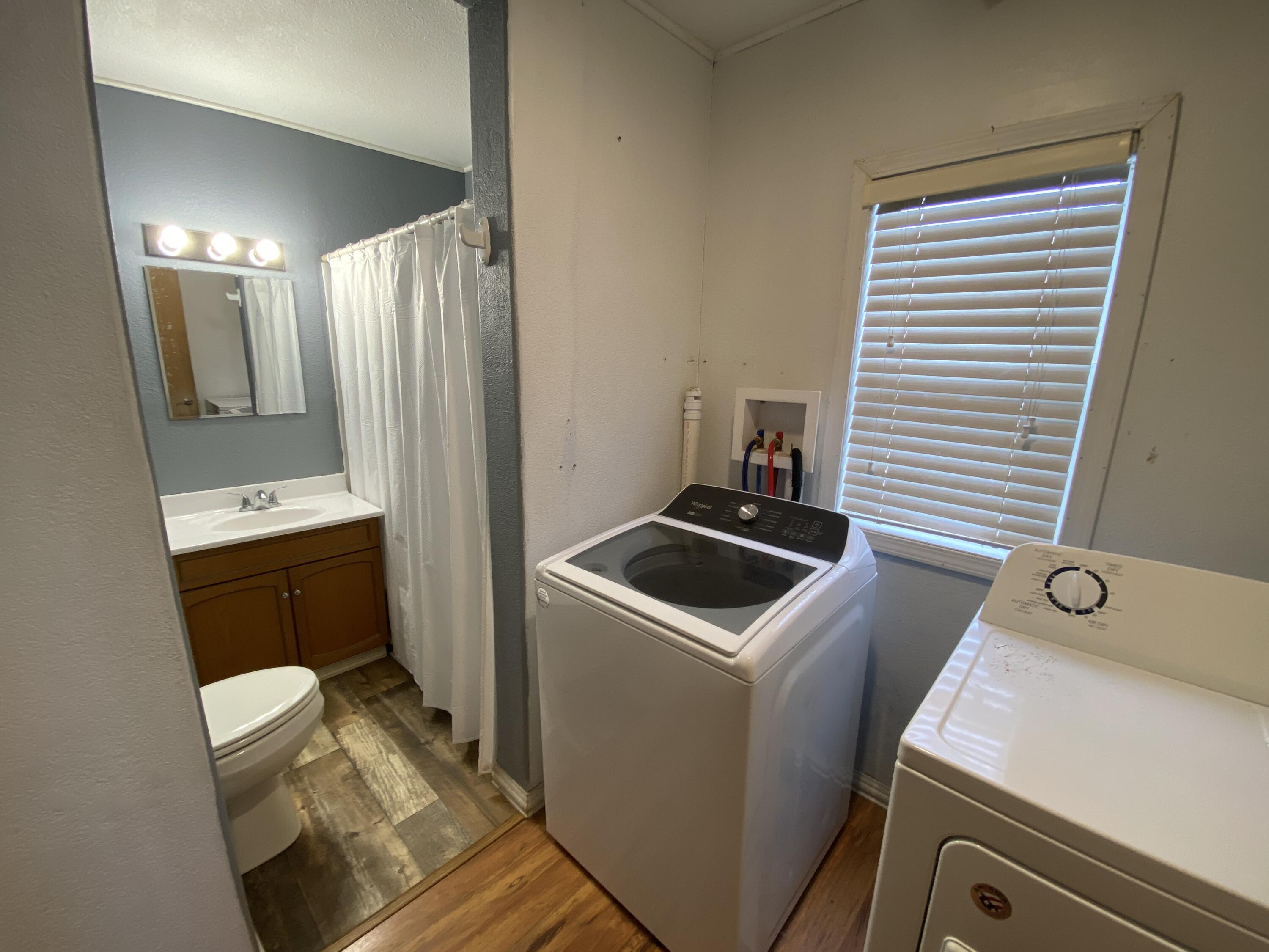 412 Long Coulee Road Holmen, WI 54636 - Photo 21 of 34 Laundry bathroom