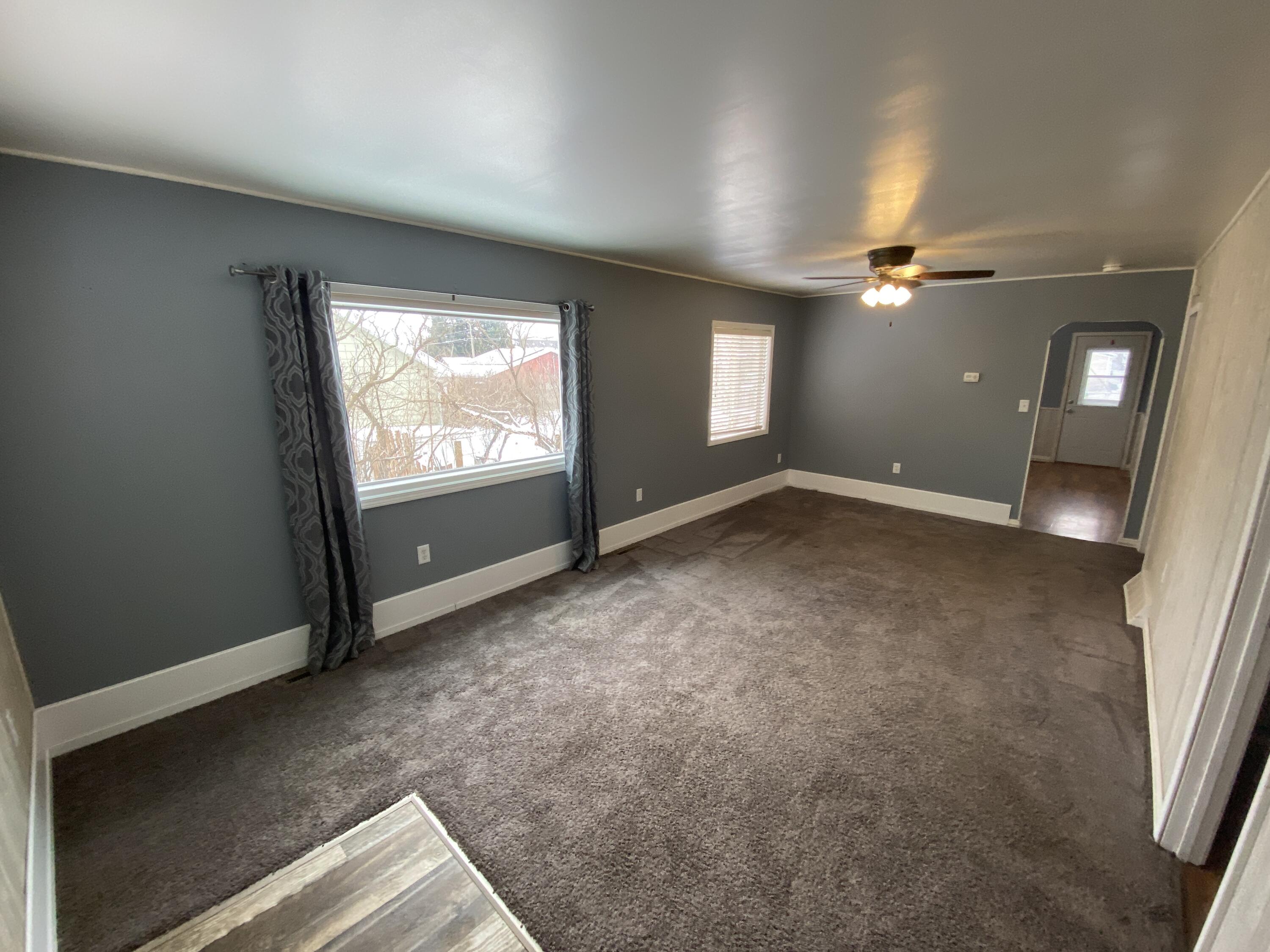 412 Long Coulee Road Holmen, WI 54636 - Photo 23 of 34 Living area
