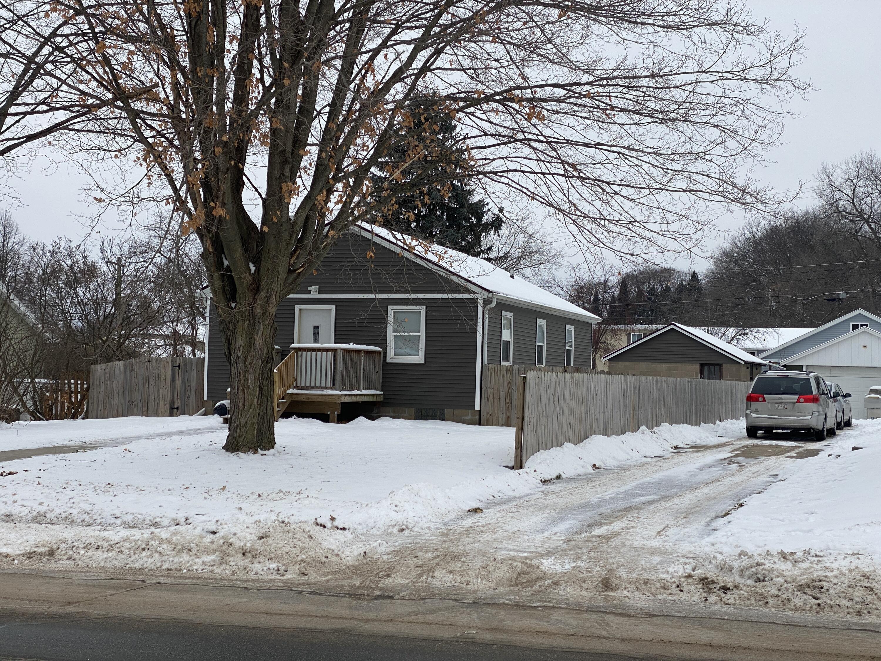 412 Long Coulee Road Holmen, WI 54636 - Photo 30 of 34 Front R side