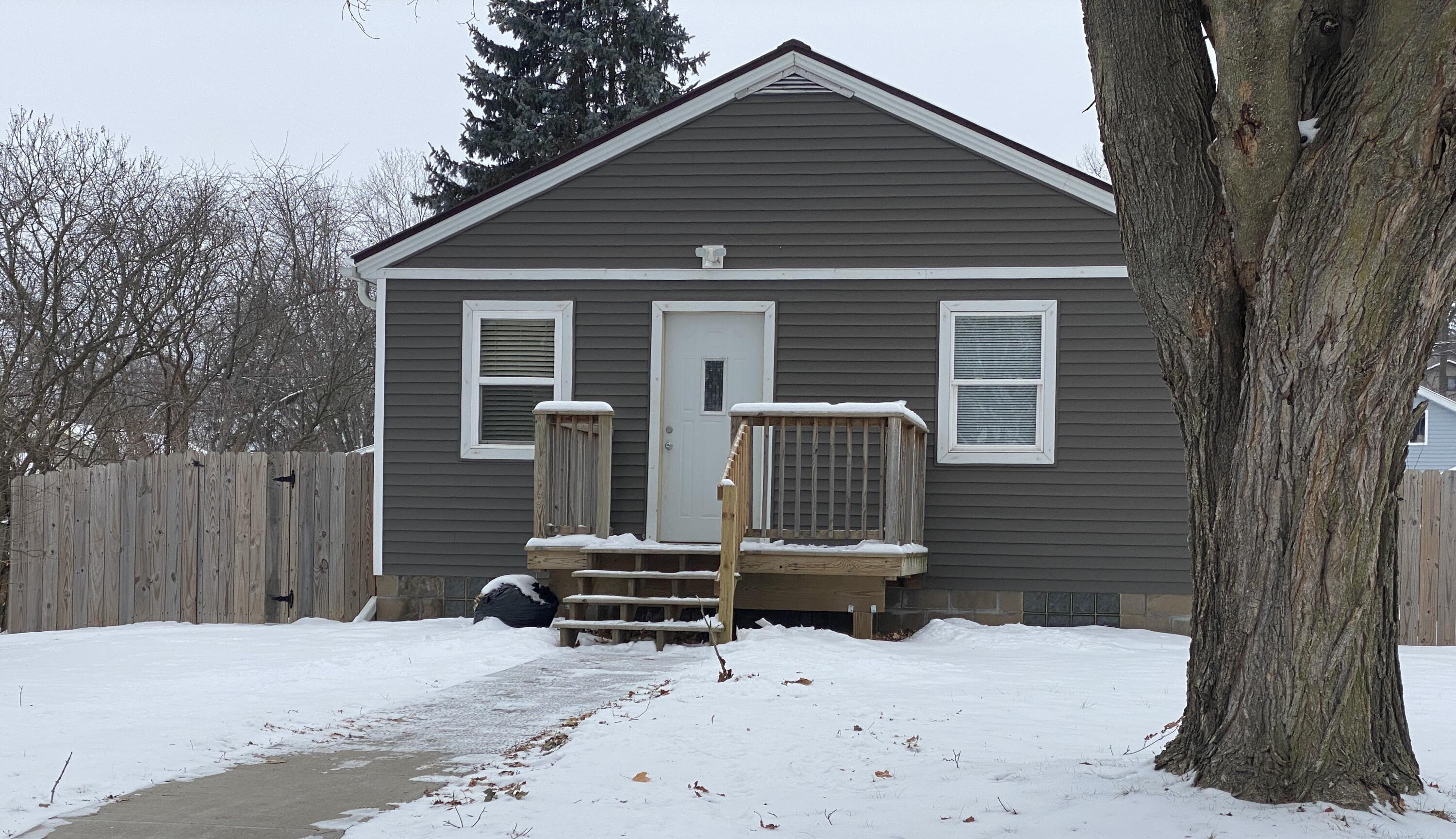 412 Long Coulee Road Holmen, WI 54636 - Photo 32 of 34 Front close up
