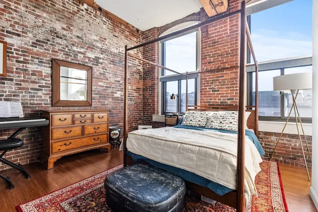 $3,800 | 320 West 2nd Street, Unit 413, Boston, MA 02127