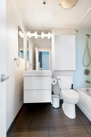 $3,800 | 320 West 2nd Street, Unit 413, Boston, MA 02127