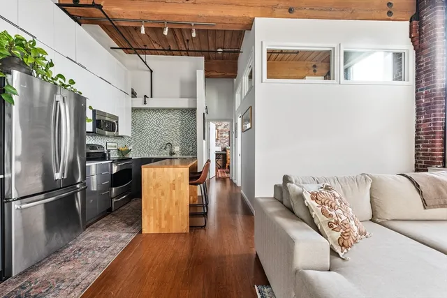 $3,800 | 320 West 2nd Street, Unit 413, Boston, MA 02127