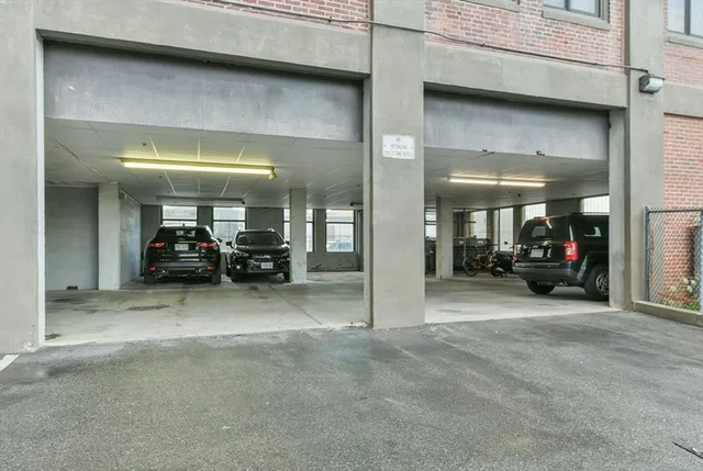 $3,800 | 320 West 2nd Street, Unit 413, Boston, MA 02127