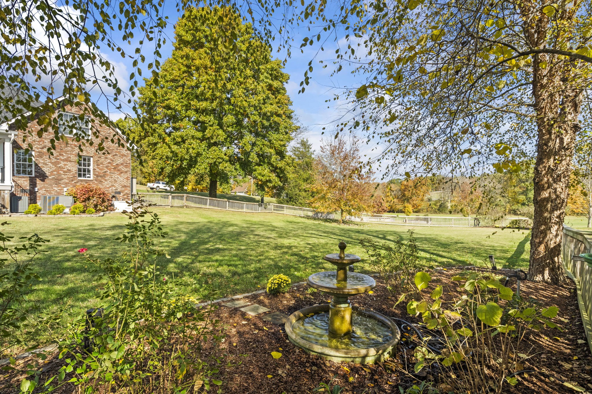 2003 Tammy Drive Springfield, TN 37172 - Photo 13 of 69 a view of a yard with an trees