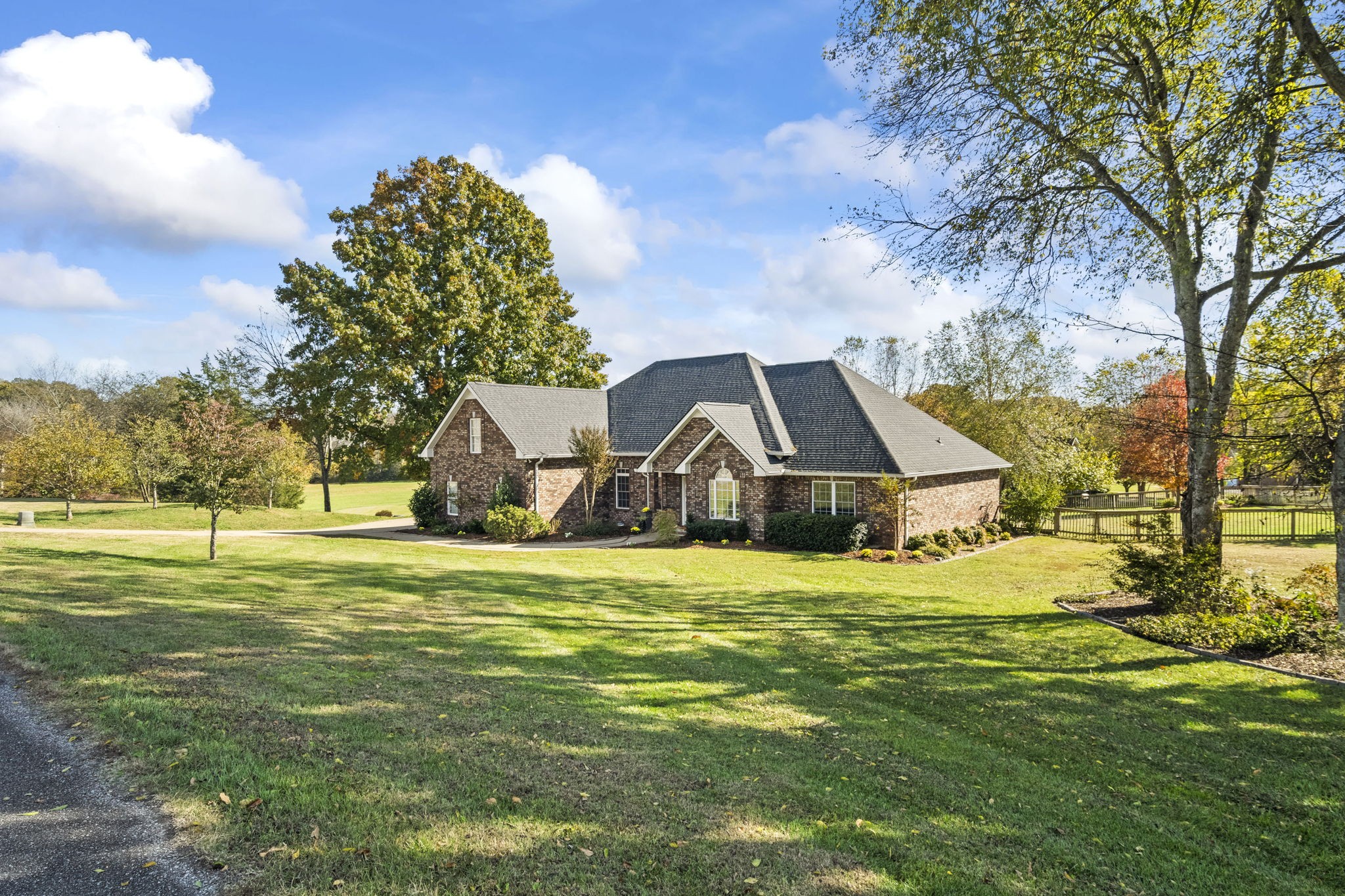 2003 Tammy Drive Springfield, TN 37172 - Photo 3 of 69 a front view of a house with a big yard
