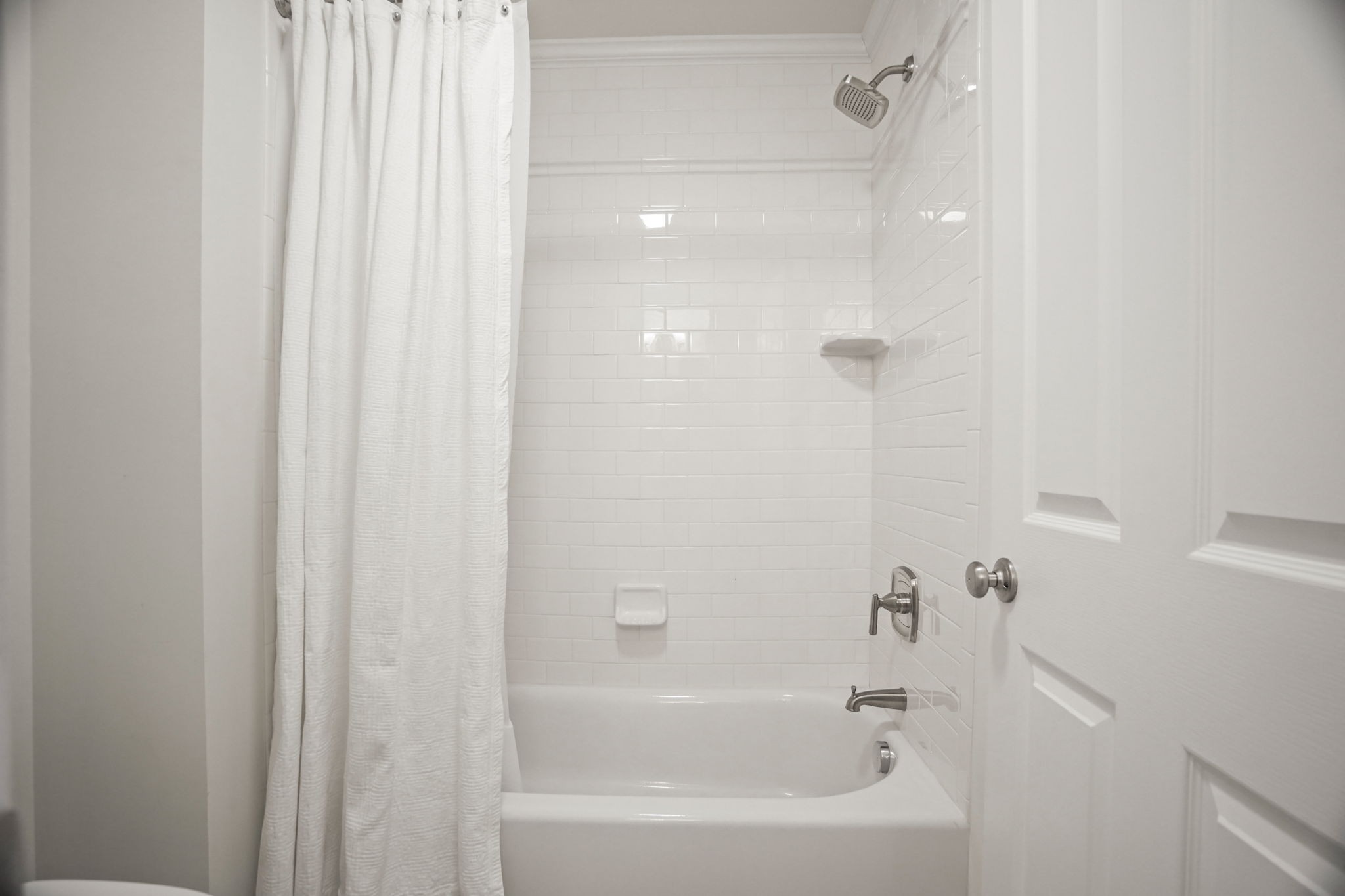 2003 Tammy Drive Springfield, TN 37172 - Photo 35 of 69 a bathroom with a bathtub