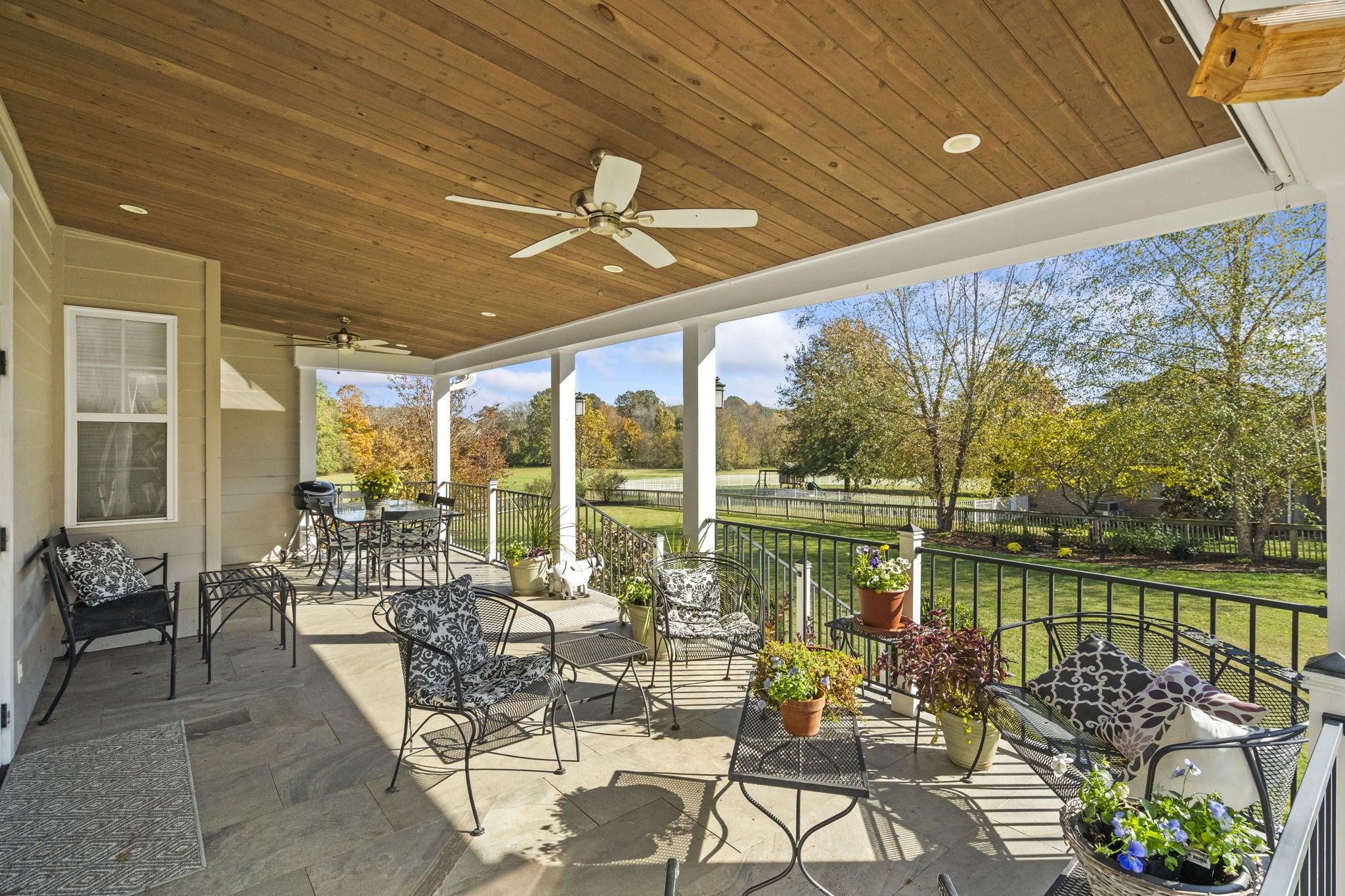 2003 Tammy Drive Springfield, TN 37172 - Photo 64 of 69 a very nice looking living room with a large window and a table
