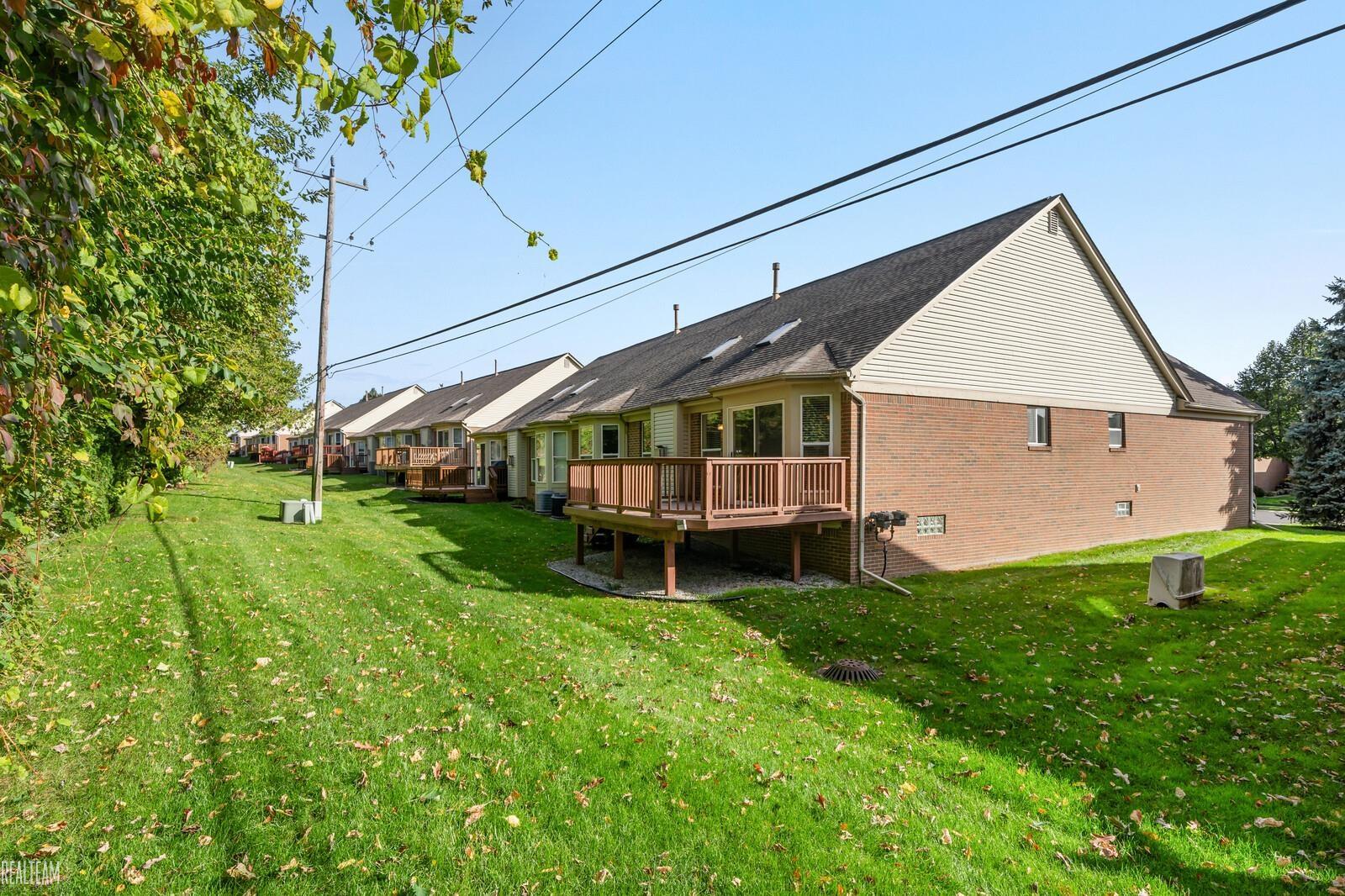 1152 Churchill Circle Rochester, MI 48307 - Photo 33 of 35 50160376-CED8B9E3-E774-4087-B8FC-C7E5831090E1.JPG