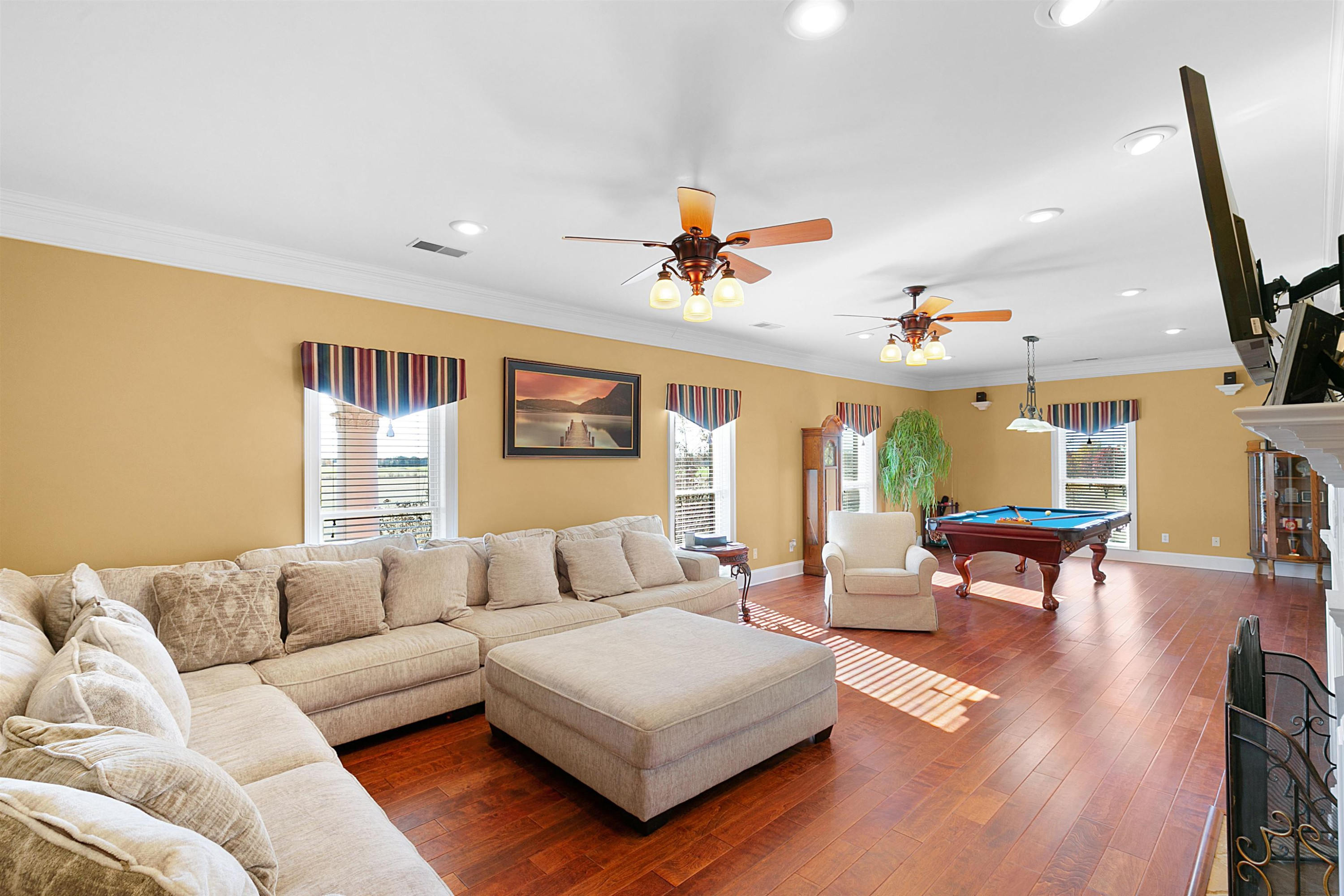 189 Rust Road Bells, TN 38006 - Photo 17 of 33 a living room with furniture and wooden floor