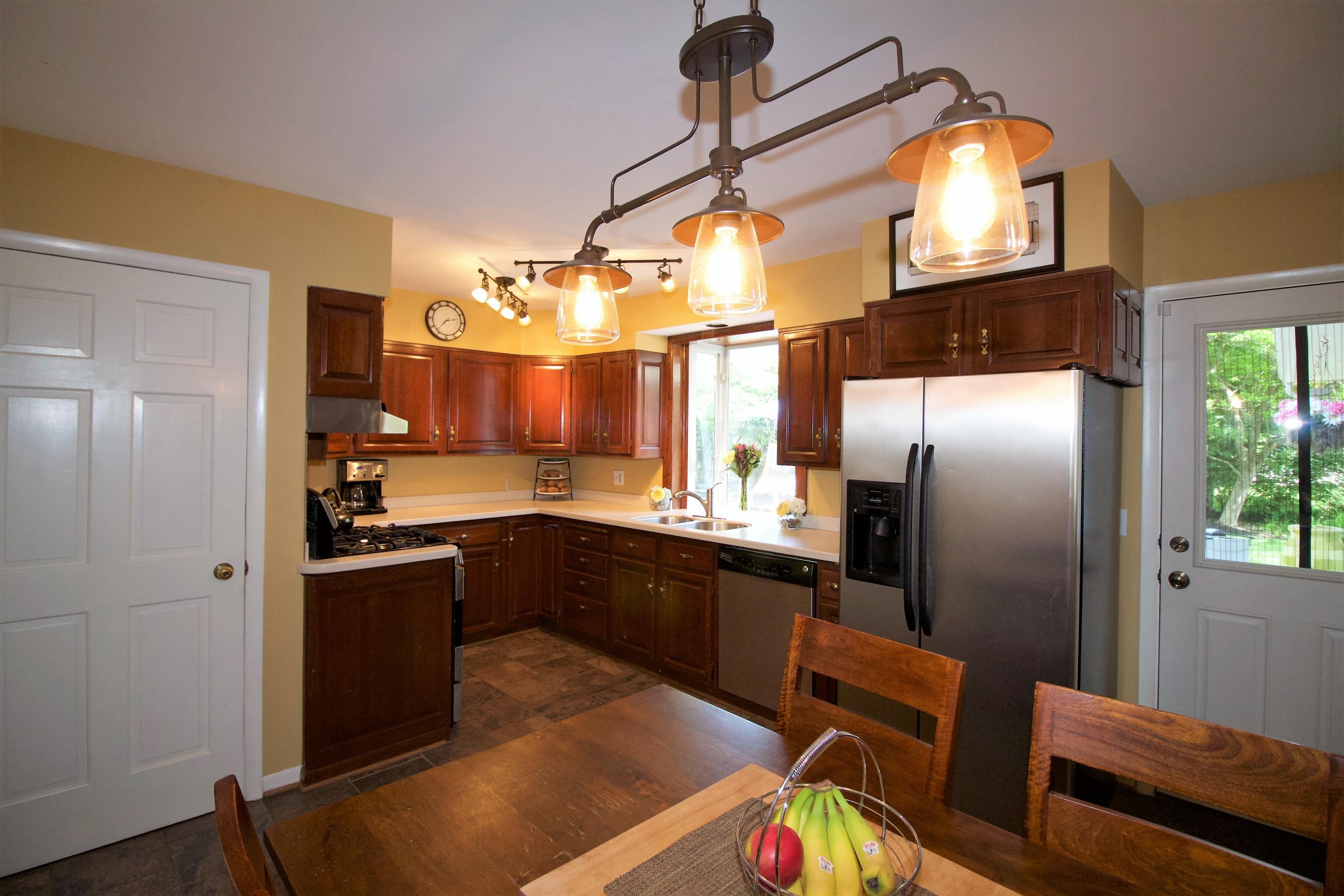 2688 Mt Holyoke Road Columbus, OH 43221 - Photo 4 of 20
