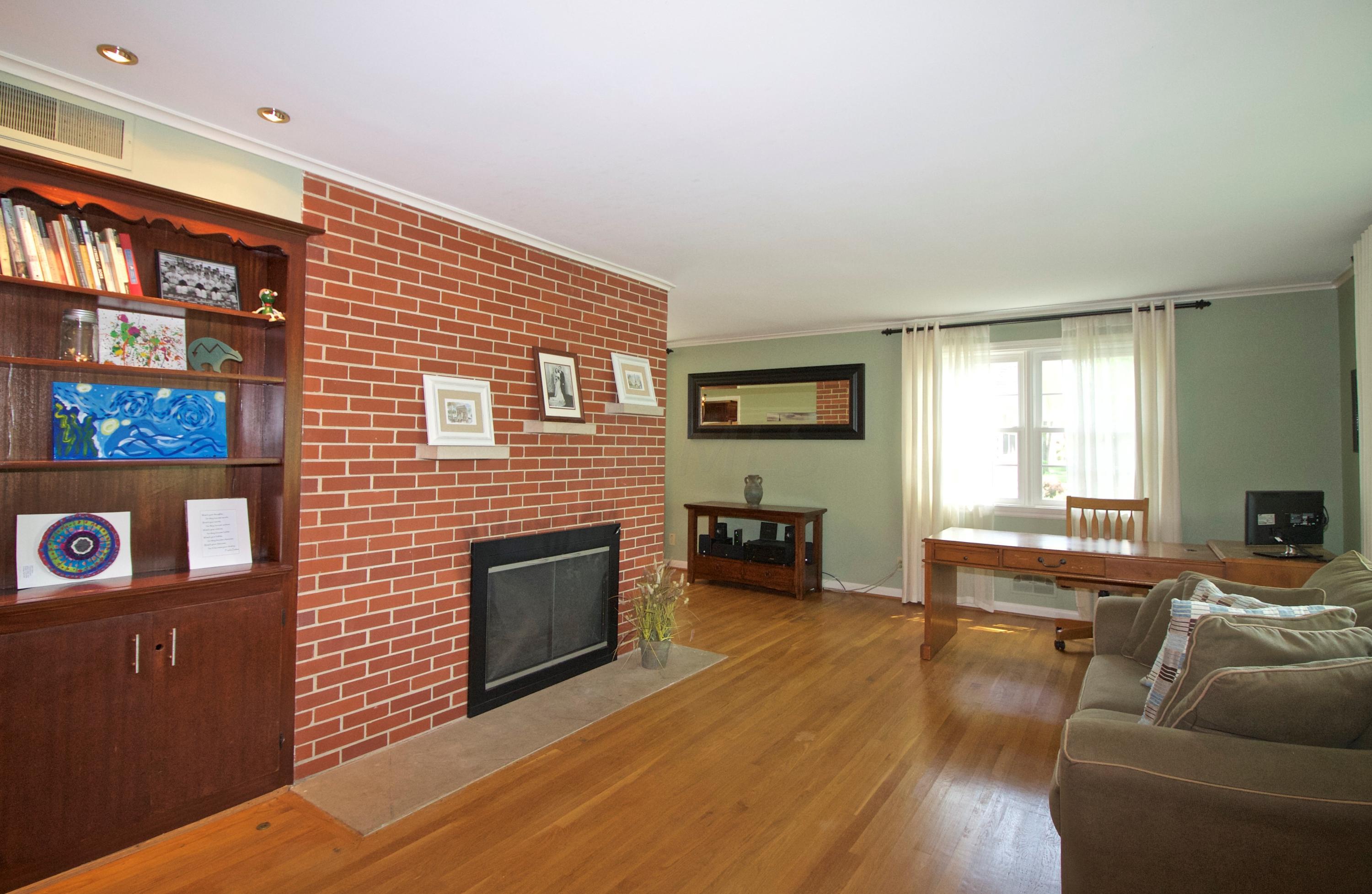 2688 Mt Holyoke Road Columbus, OH 43221 - Photo 7 of 20