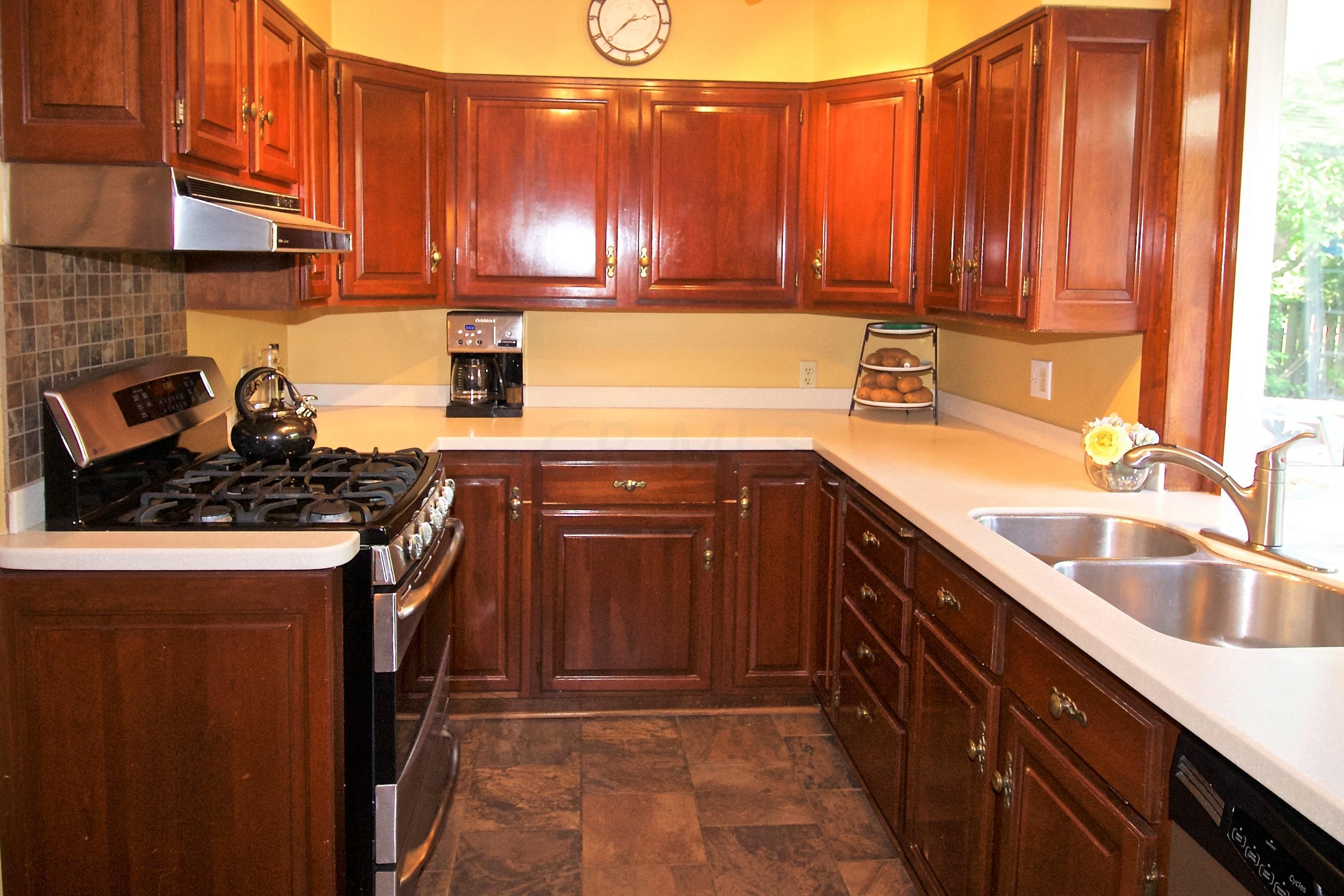 2688 Mt Holyoke Road Columbus, OH 43221 - Photo 9 of 20