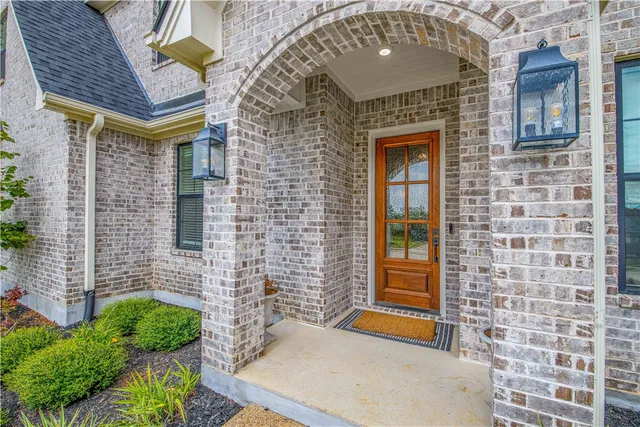 $949,900 | 2038 Pebble Bend Drive, College Station, TX 77845