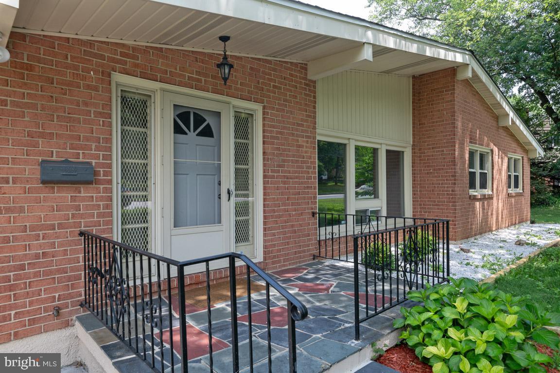 804 Cromwell Bridge Road Towson, MD 21286 - Photo 3 of 34