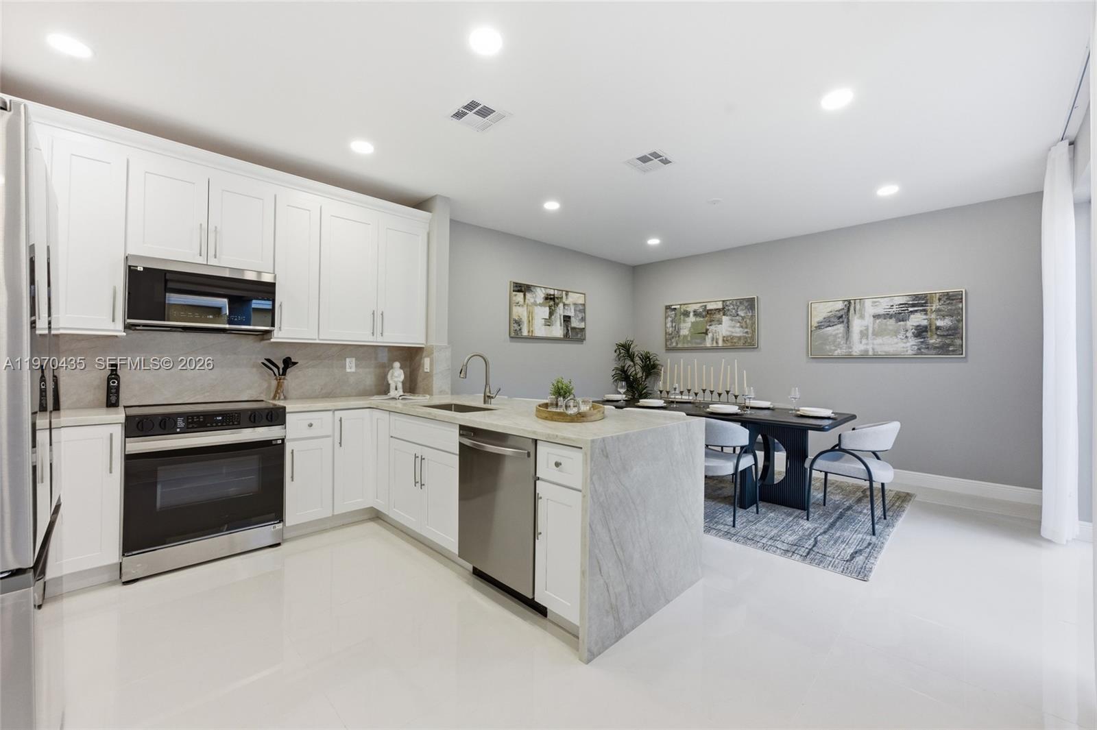 4055 Fern Forest Road Cooper City, FL 33026 - Photo 9 of 40