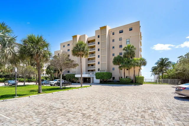 $8,500 | 3951 North Ocean Boulevard, Unit 302, Delray Beach, FL 33483