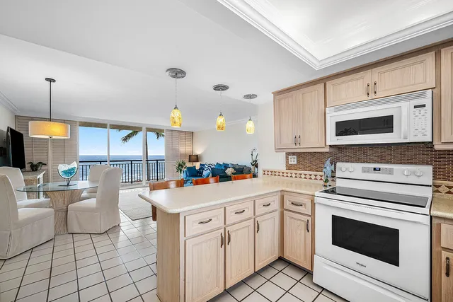 $8,500 | 3951 North Ocean Boulevard, Unit 302, Delray Beach, FL 33483