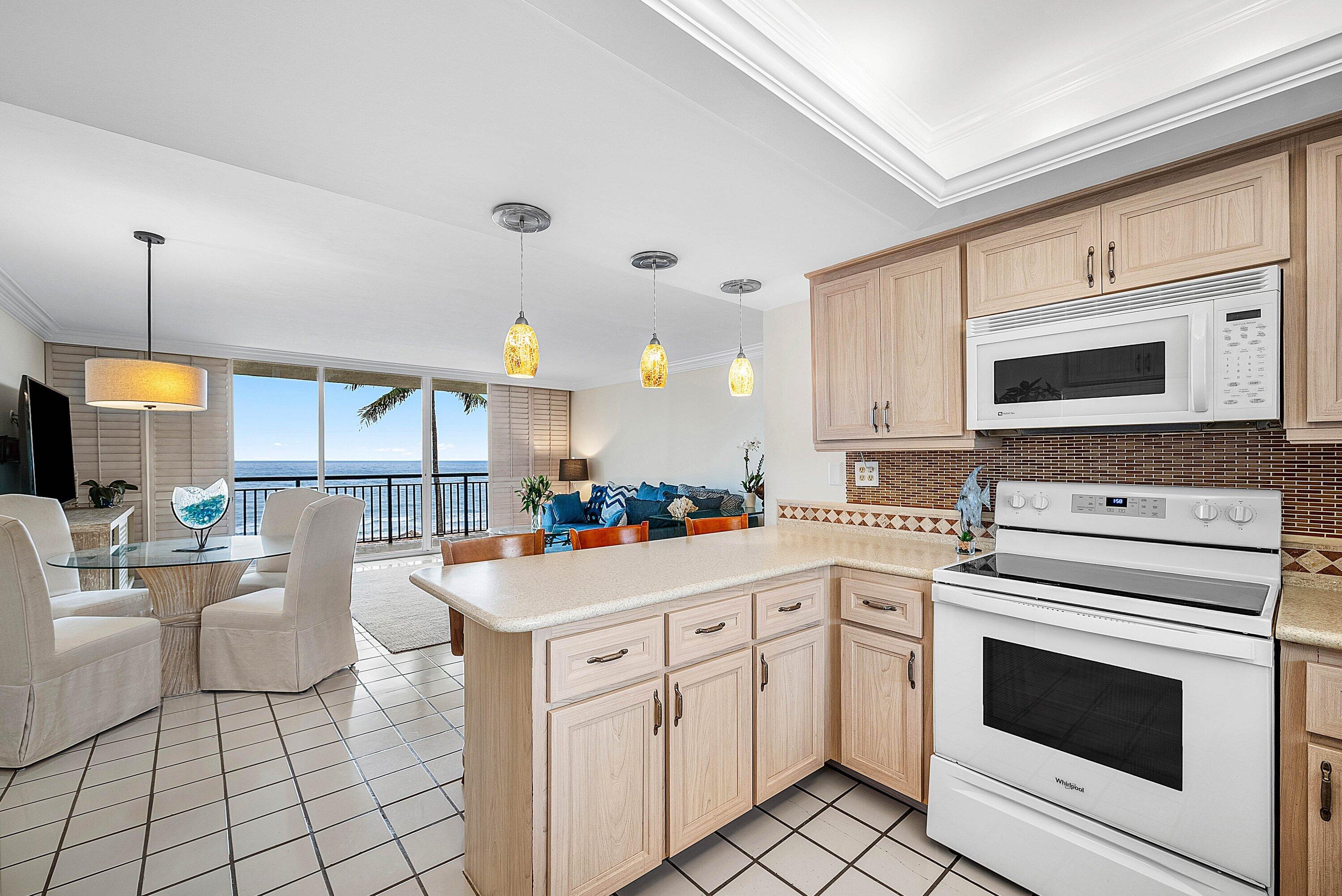 3951 North Ocean Boulevard, Unit 302 Delray Beach, FL 33483 - Photo 13 of 48 018-3951NorthOceanBoulevard-302-DelrayBe