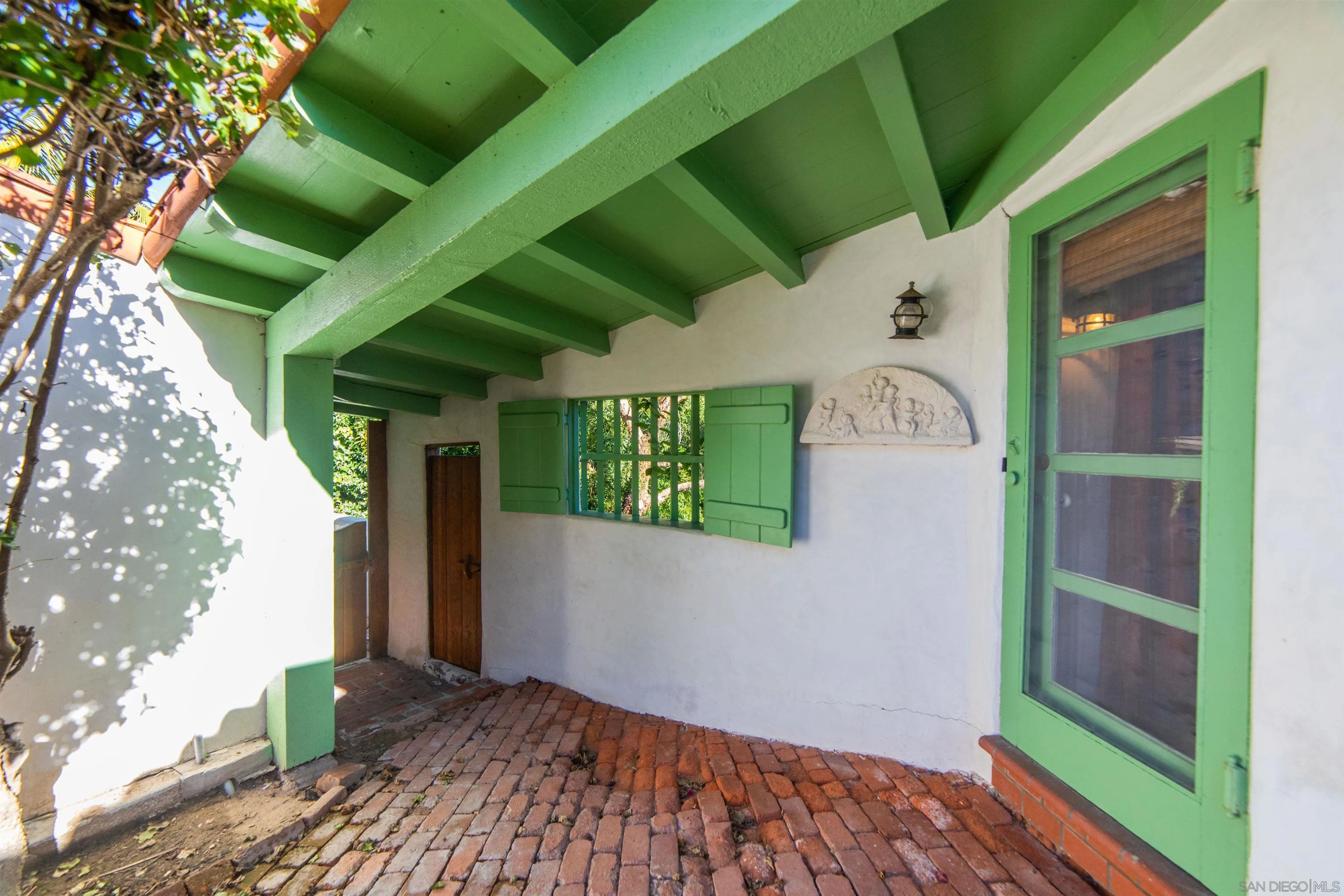 7477 Hillside Drive La Jolla, CA 92037 - Photo 21 of 25 a view of a door front of house