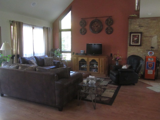 1612 Main Street Spring Grove, IL 60081 - Photo 4 of 46