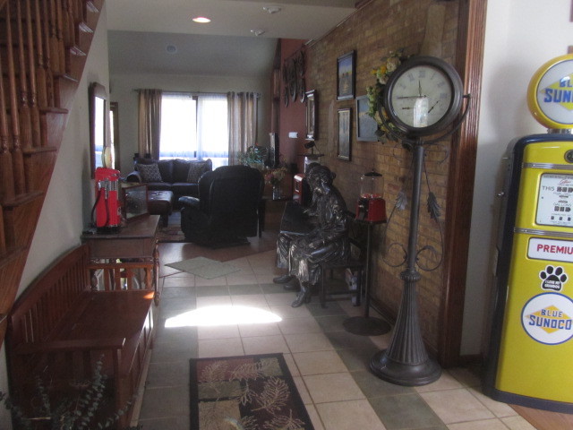 1612 Main Street Spring Grove, IL 60081 - Photo 10 of 46