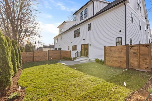 $1,295,000 | 10 Webber Avenue, Unit 3C, Bedford, MA 01730